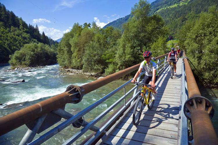 Passirio-embankment cycle path